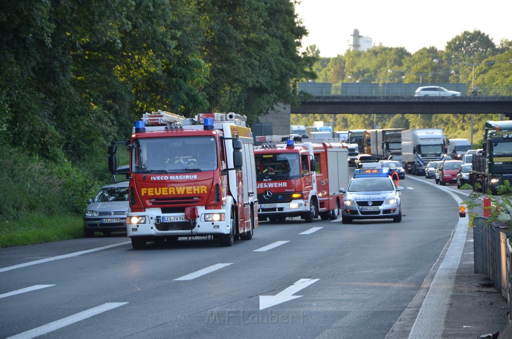 Einsatz BF Koeln Klimaanlage Reisebus defekt A 3 Rich Koeln hoehe Leverkusen P075.JPG